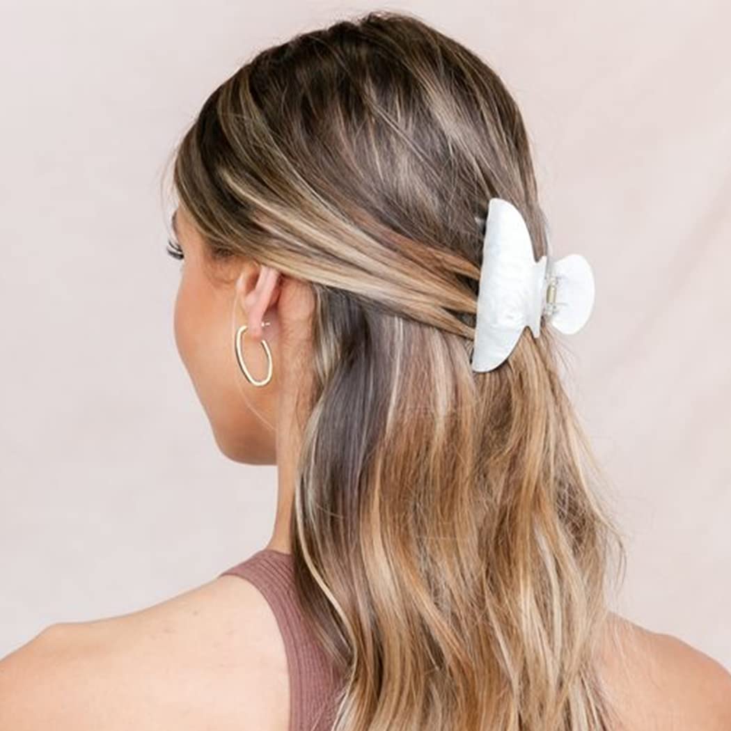 Brinie hair barrettes close-up showcases sleek design and non-slip performance.