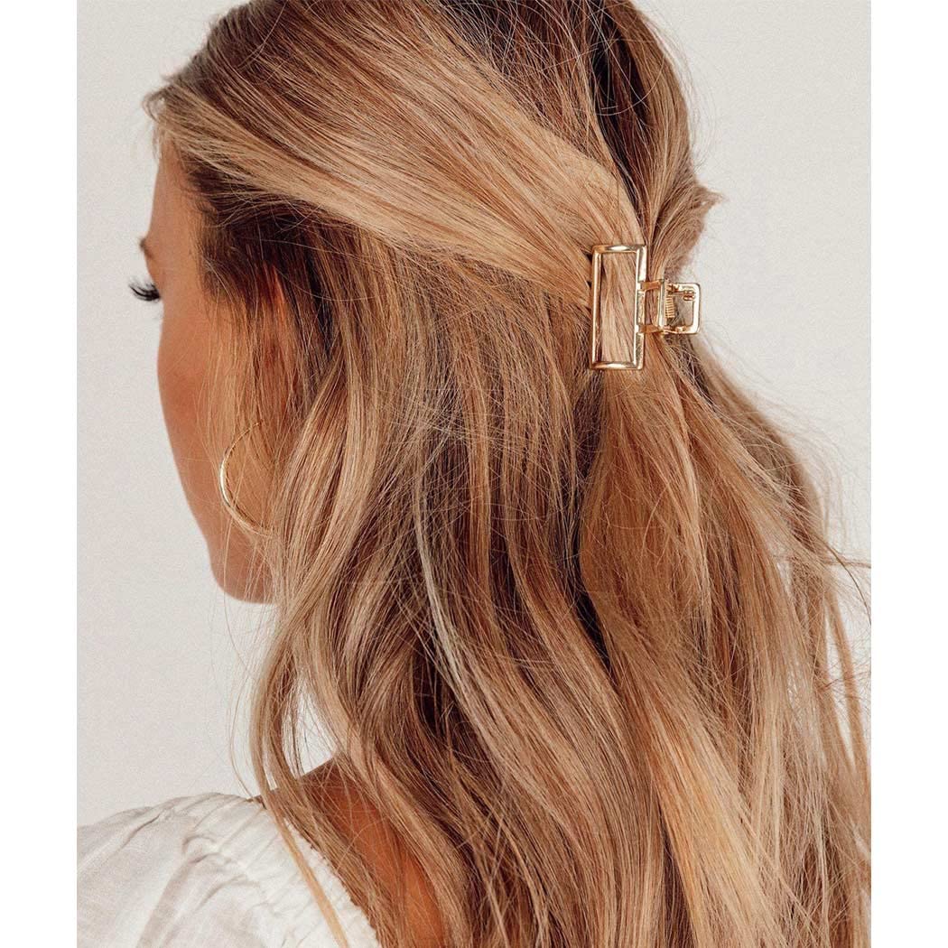 Brinie daily-wear clip suits casual and office looks.