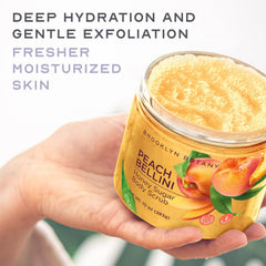 Brooklyn Botany Peach Bellini aplicación en la ducha ofrece exfoliación suave.