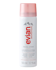 Brumizador Evian, botella de 50 ml, para hidratación rápida en cualquier lugar.