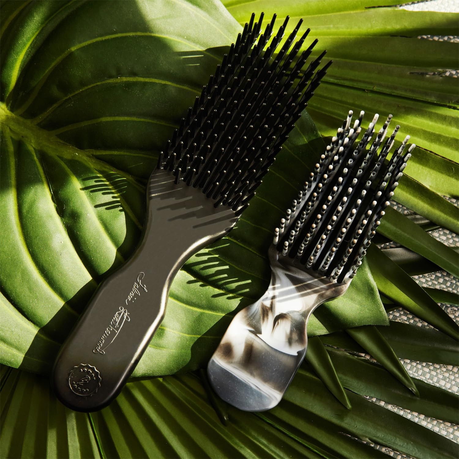 Brush With The Best detangler brush reduces pulling during detangling sessions.