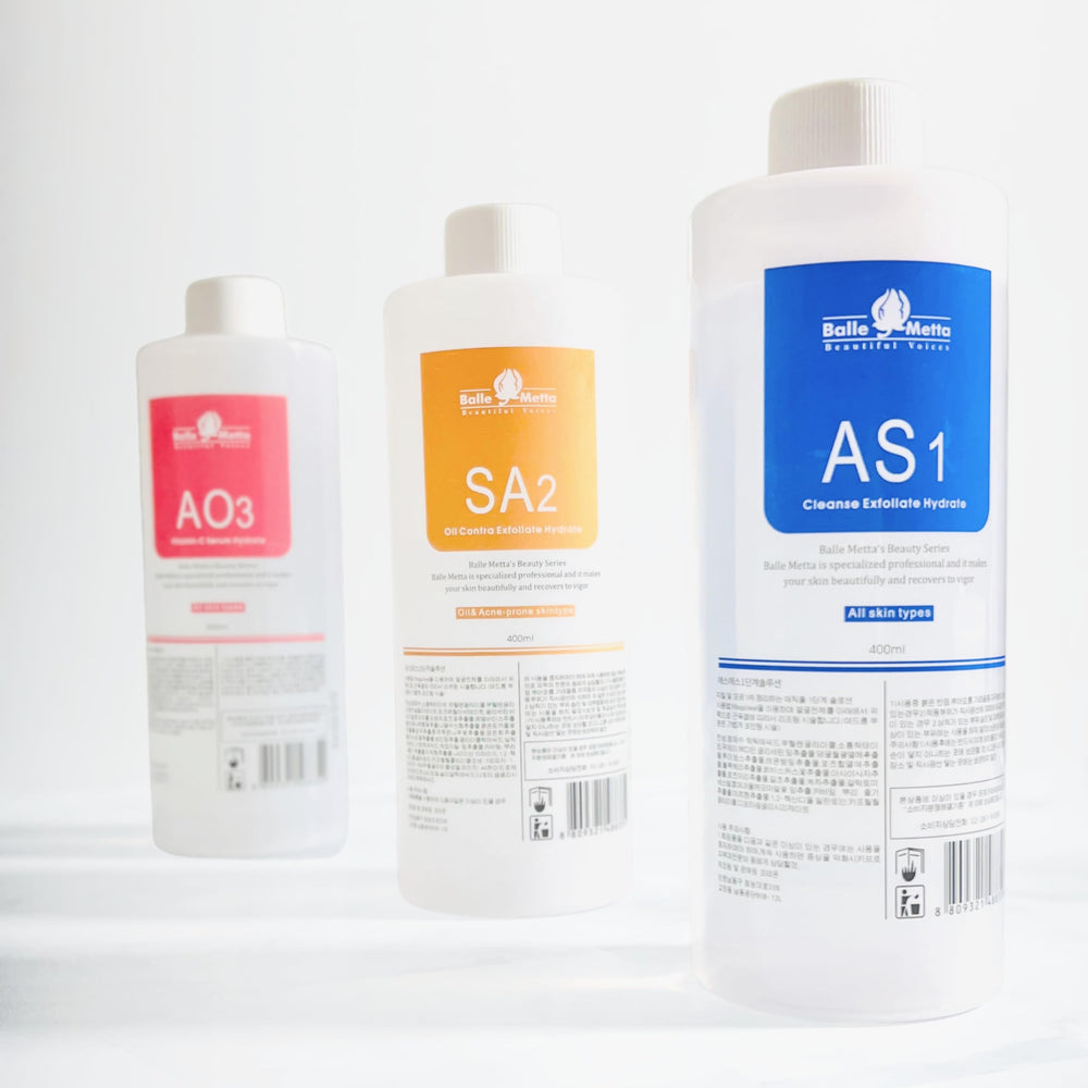 BRÜUN SA2 bottle calms skin while reducing excess oil for a balanced look.