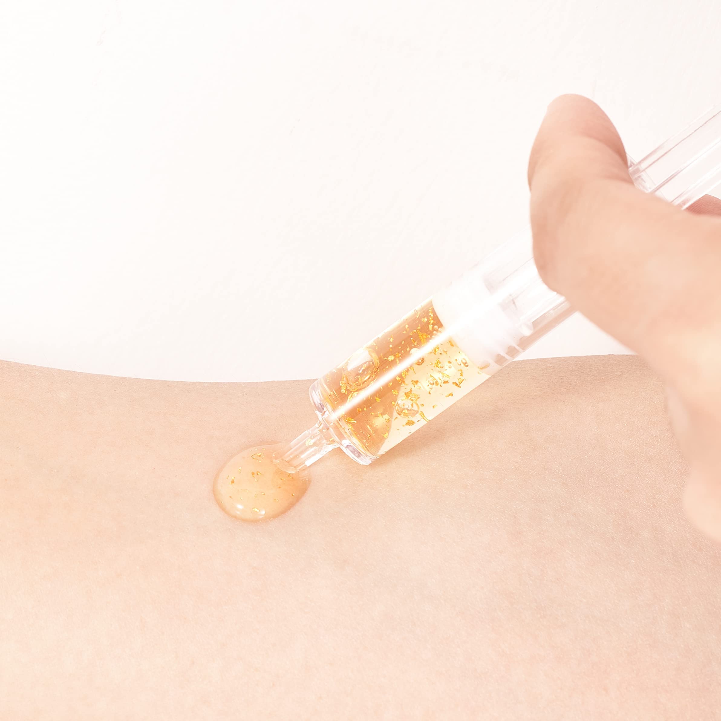 BRÜUN SD serum ampule close-up for brightening and smoothing post-derma-roller sessions