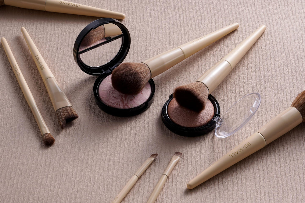 BS-MALL travel case keeps brushes organized during travel.