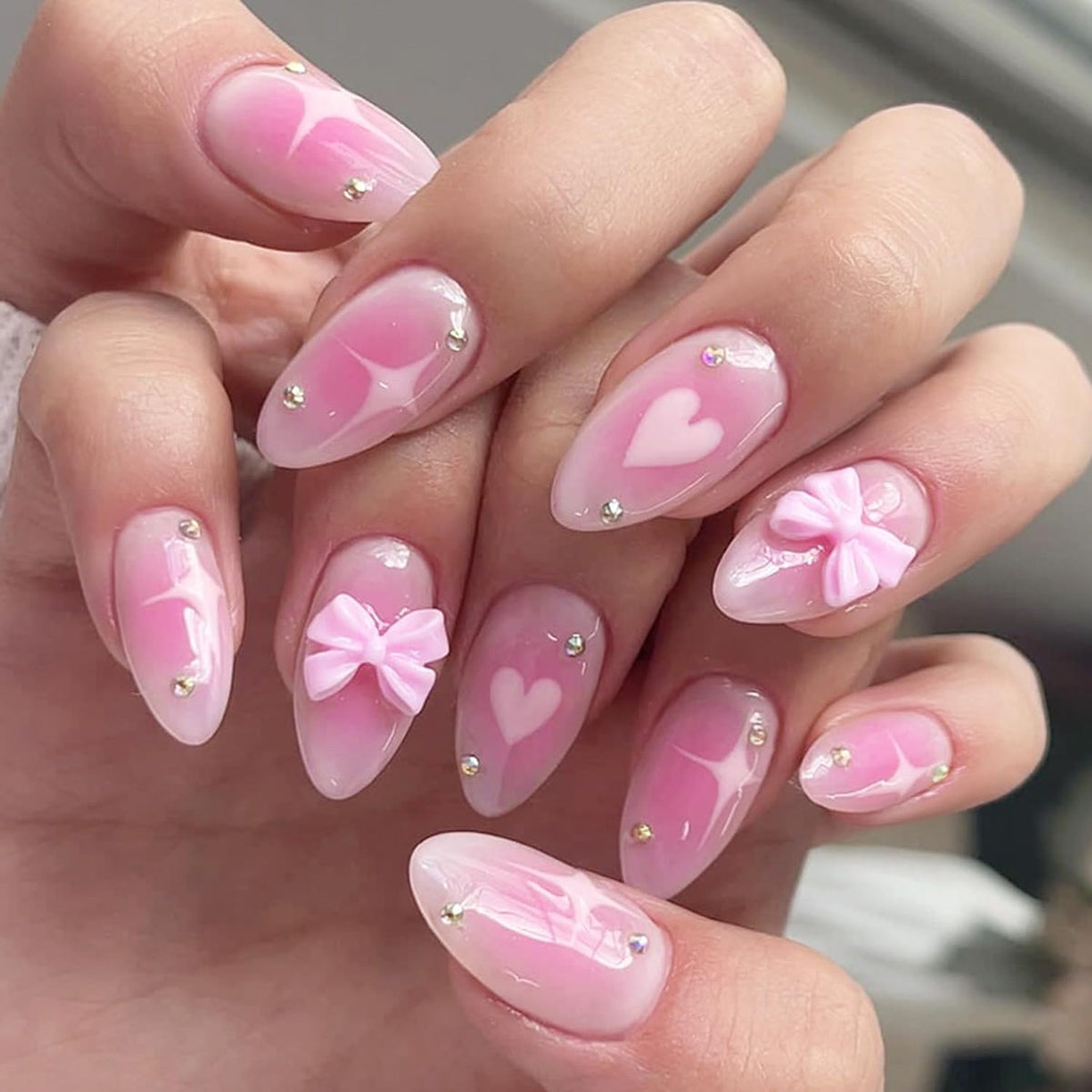 BSBTBZ uñas adhesivas gradiente rosa en almendra con lazo para apariencia elegante.