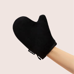 B.TAN washable and reusable mitt for durable tanning sessions.