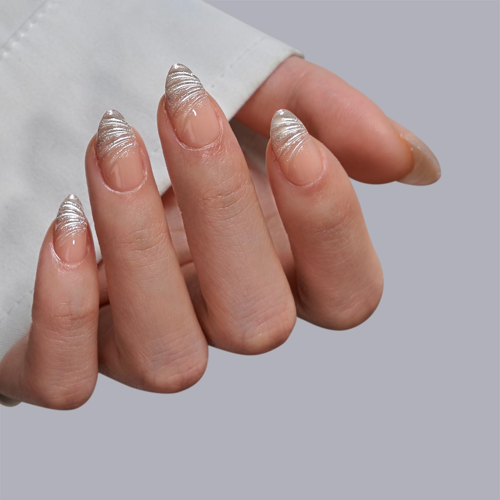 BTArtbox 3D sculpting nails visible under UV/LED for precise, lamp-curable application.