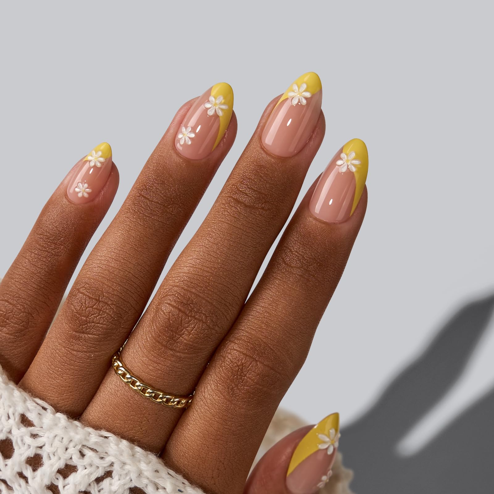 BTArtbox Daisy: adhesivo de uñas para fijación rápida y duradera.