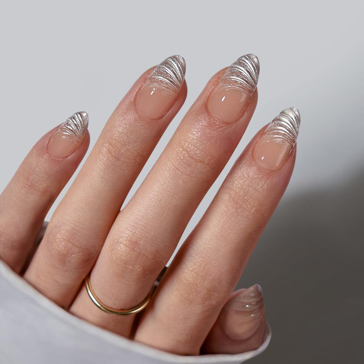 BTArtbox French Tip Press On Nails 32-piece kit for salon-quality at-home nails.