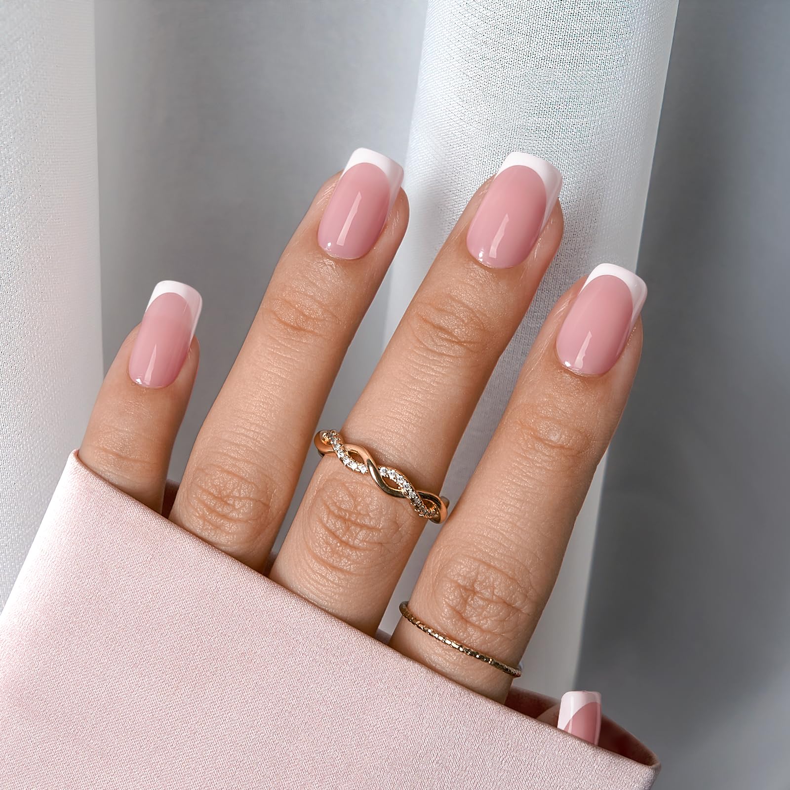 BTArtboxnails XCOATTIPS UV gel and tips enabling precise ombre and French applications.