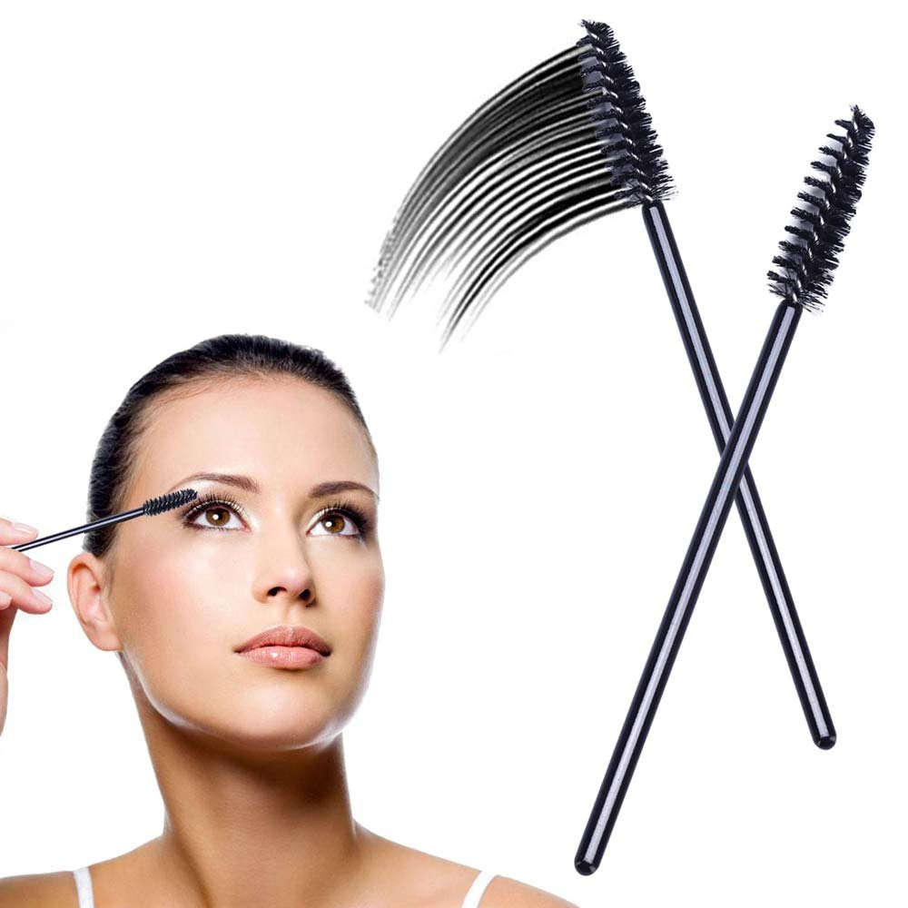 BTYMS black handle spoolie helps prevent clumping during styling