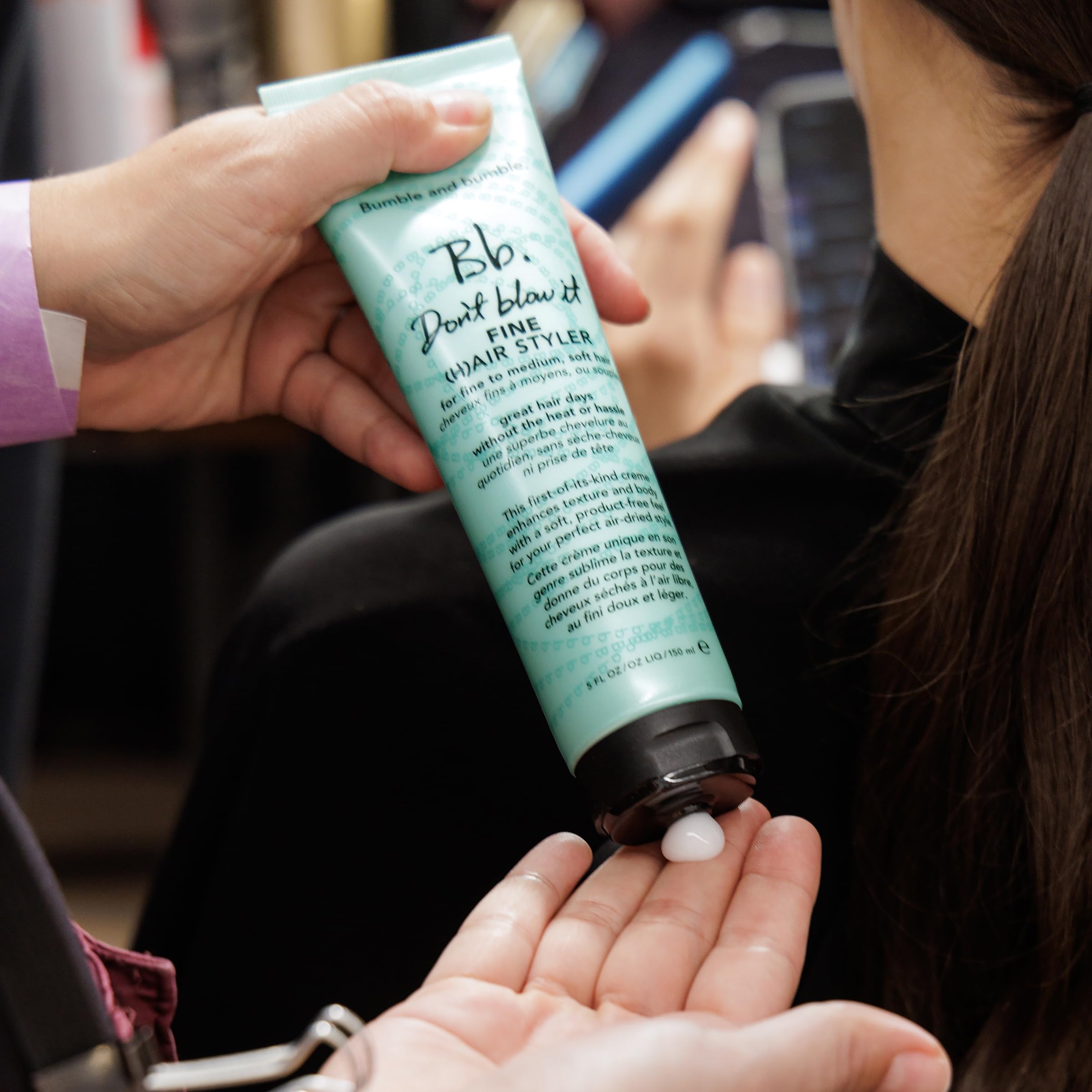 The product’s lightweight formula highlighted as a no-residue option for natural looks.