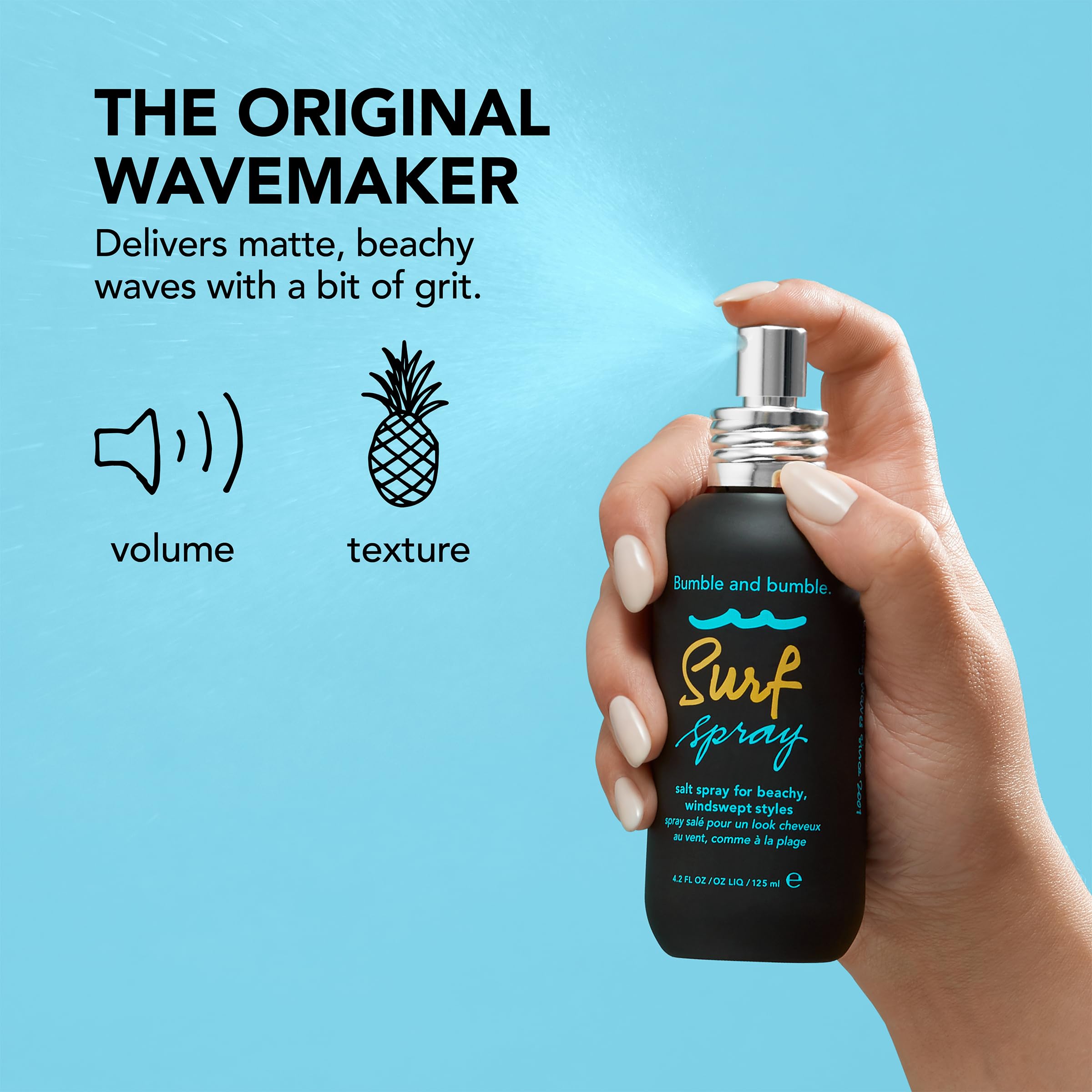 Bumble and bumble Surf Sea Salt Spray: con extractos marinos para textura suave y efecto natural.