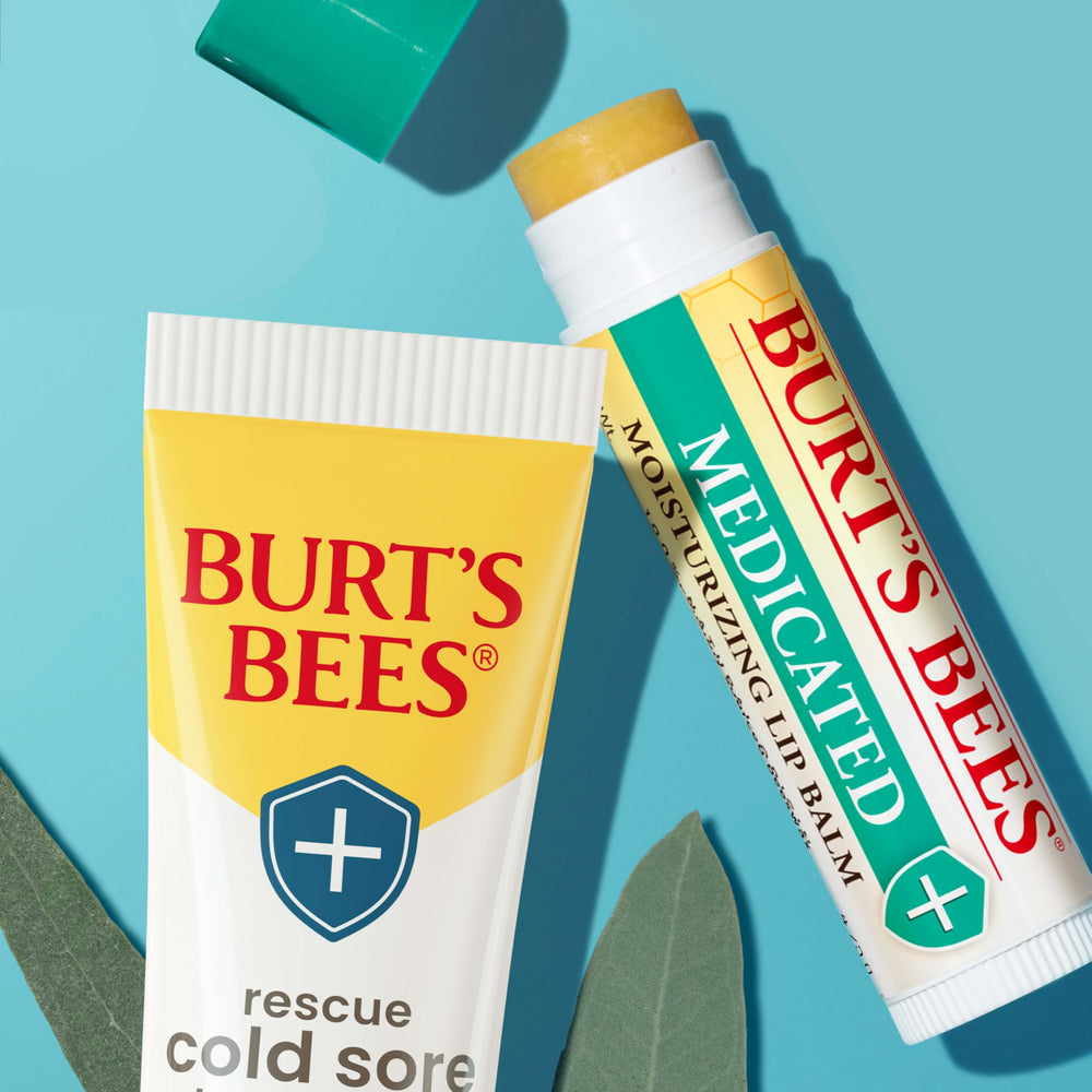 Burt's Bees pack de dos tubos, práctico para llevar a cualquier lugar.