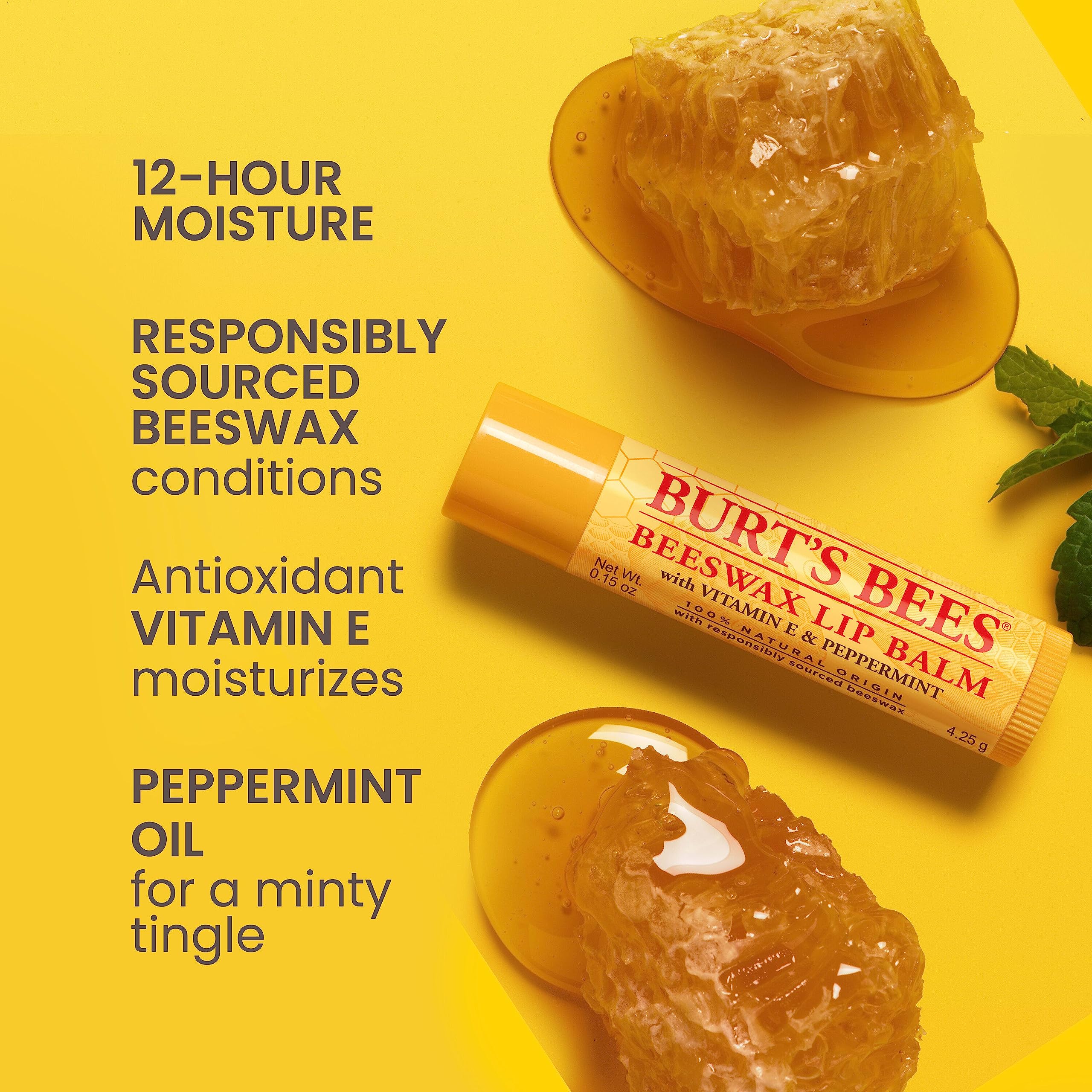 Burt's Bees bálsamo labial de cera de abejas en tubo con toque mentolado.