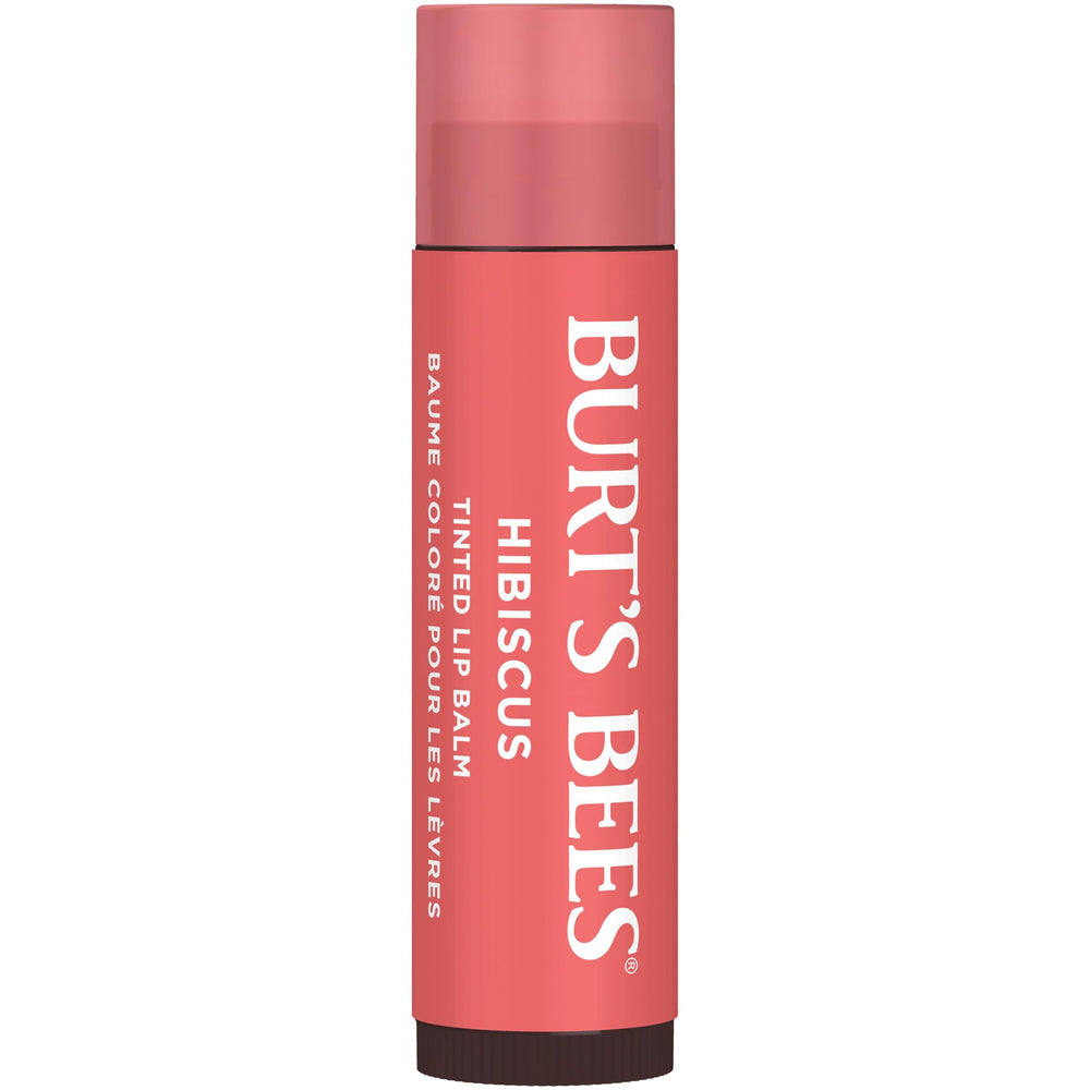 Burt's Bees bálsamo labial Hibiscus aplicado sin espejo para retoques.