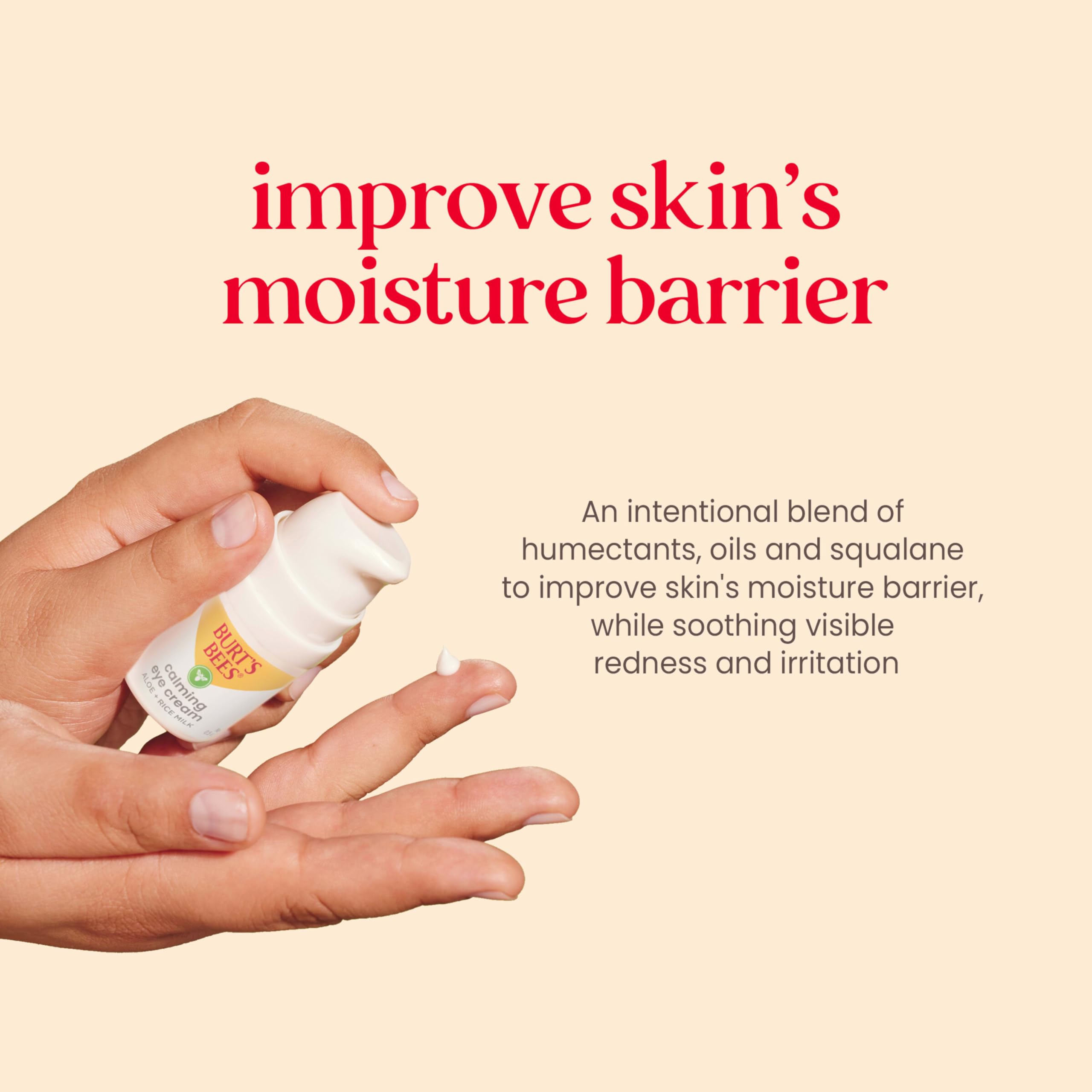 Aplicación suave alrededor de ojos con Burt's Bees Calming Eye Cream para piel sensible.