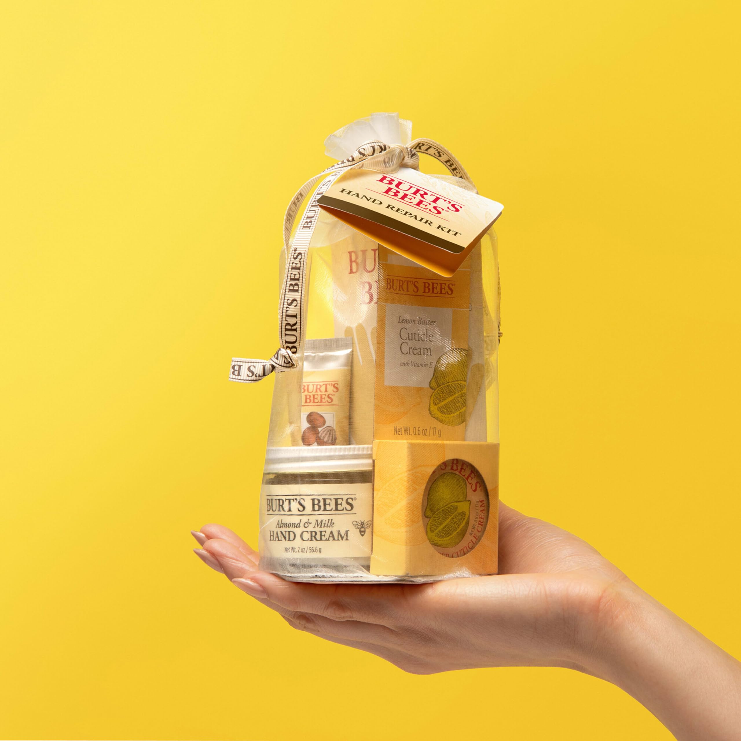 Crema de cutículas Burt's Bees Mantequilla de Limón suaviza cutículas.