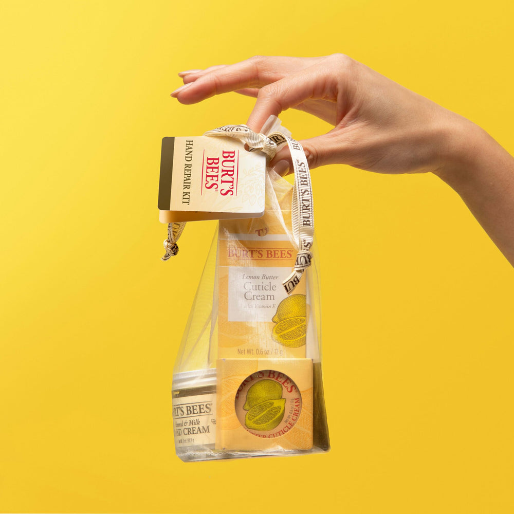 Crema de manos Burt's Bees Manteca de Karité hidrata piel seca.
