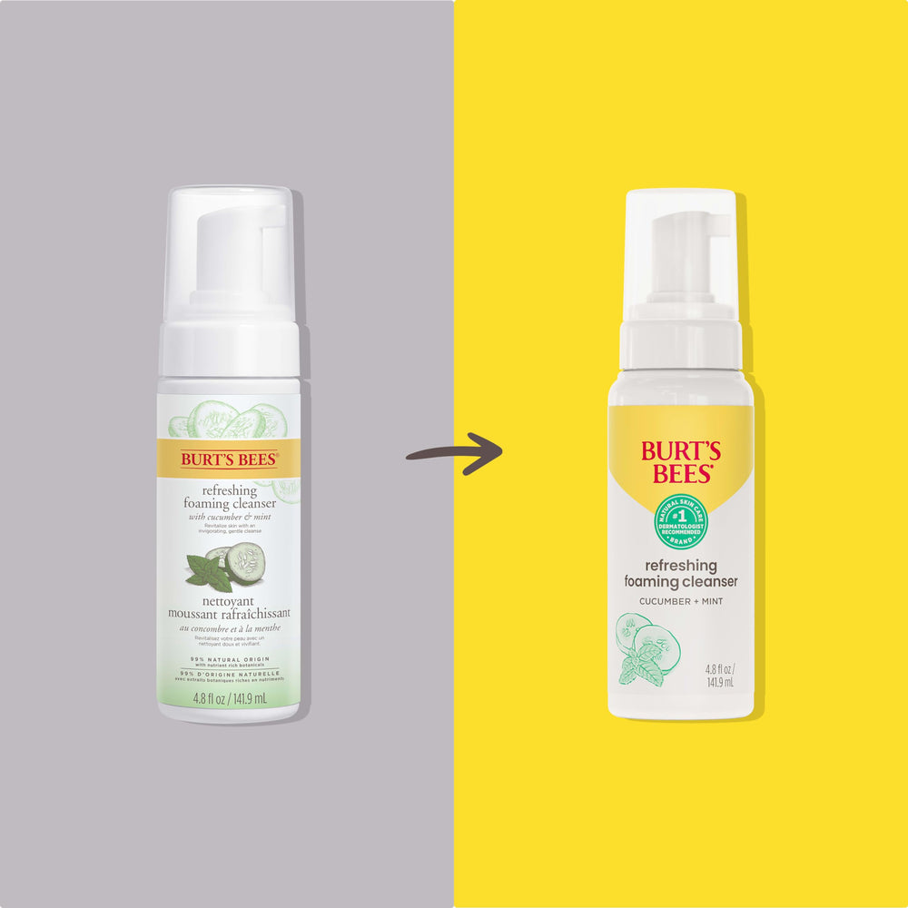 Burt's Bees espuma lavadora generando espuma suave en la palma