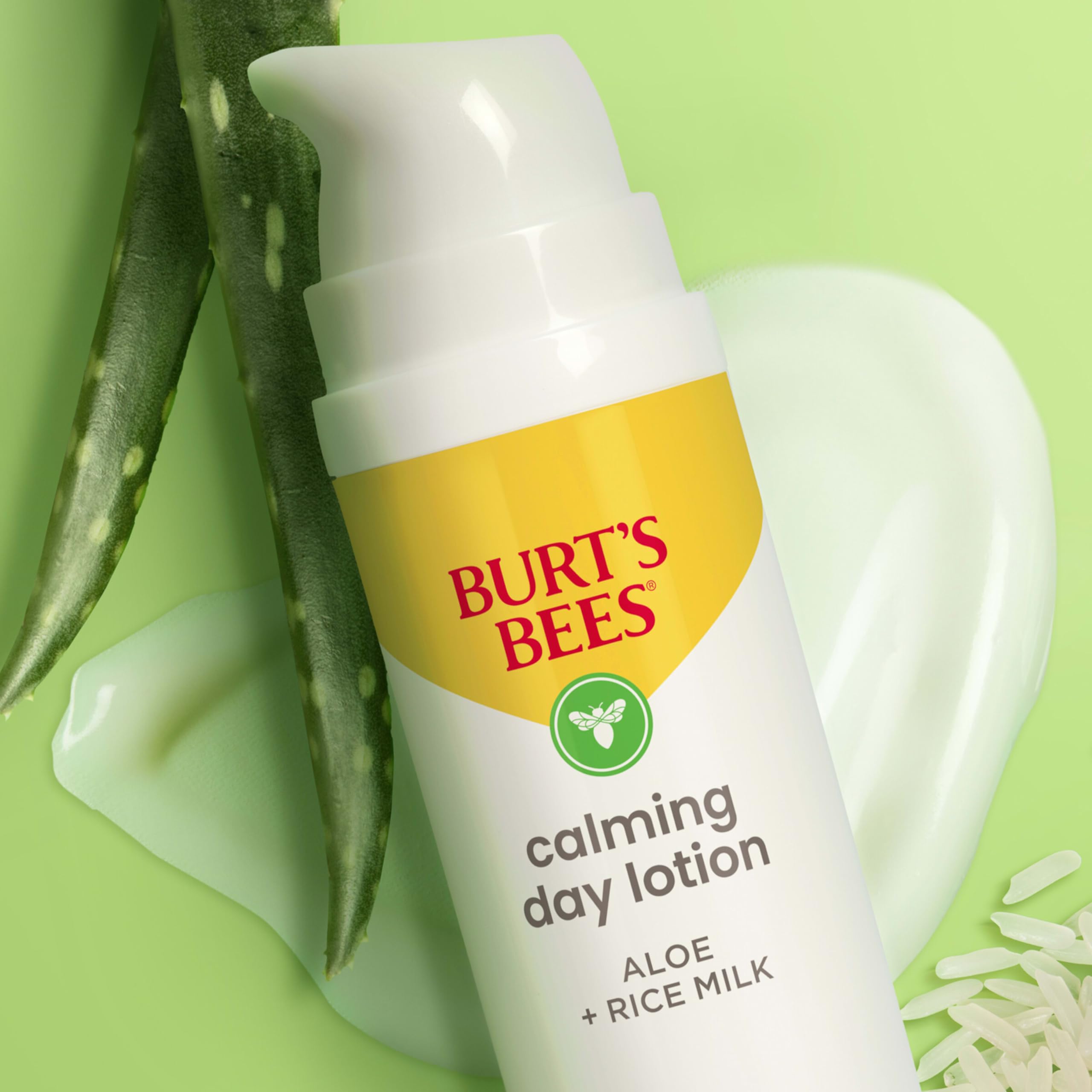 Conjunto de productos Burts Bees para rutina facial.