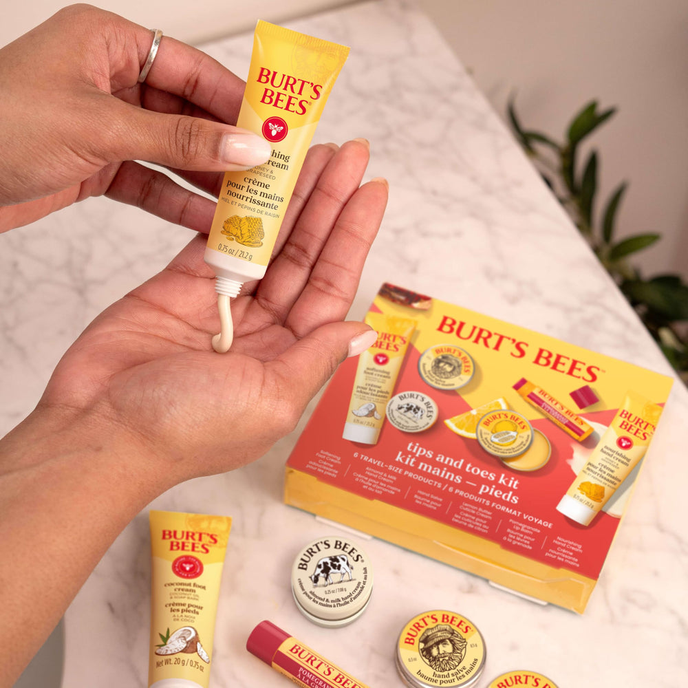 Empaque listo para regalo Burt's Bees, presentación atractiva.