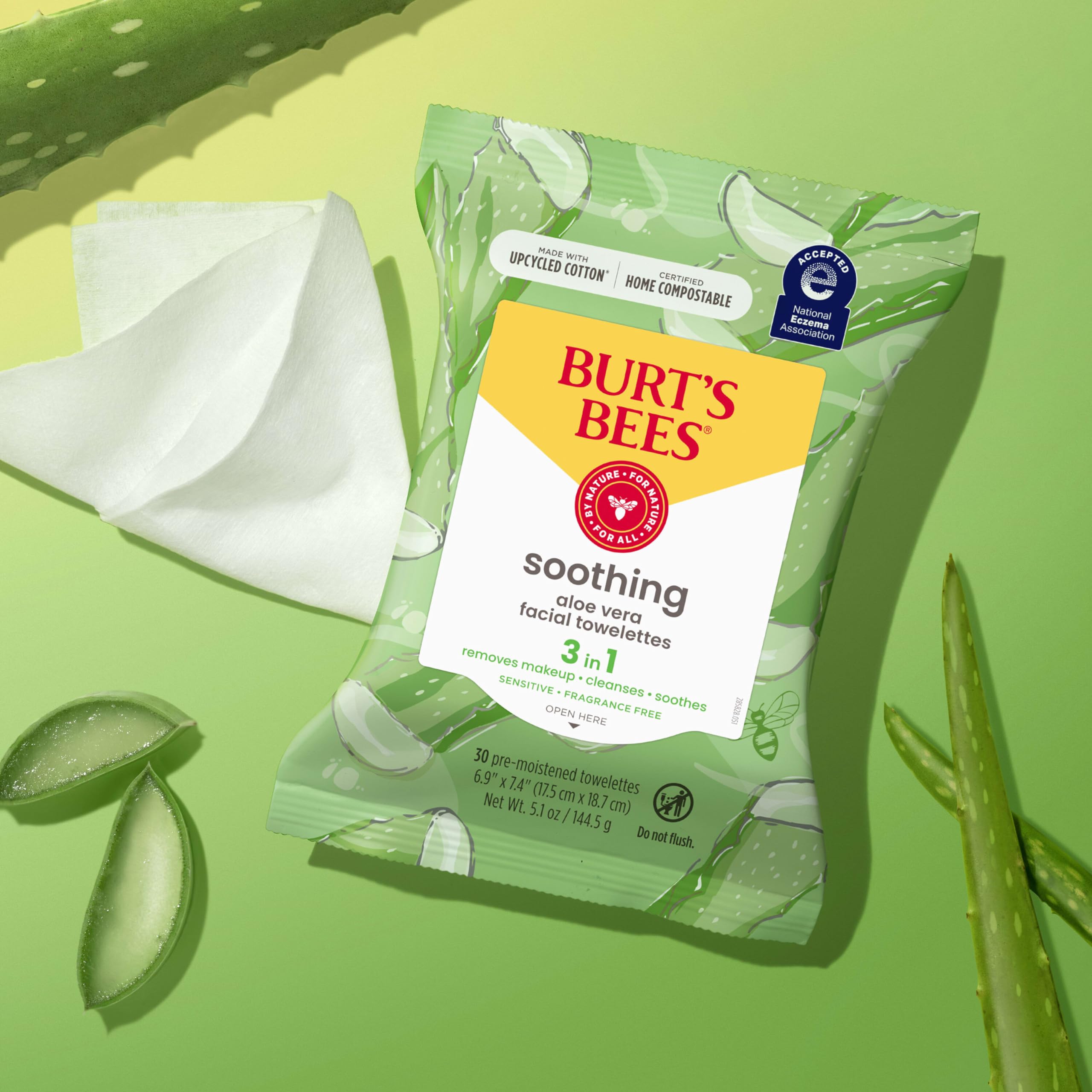 Limpieza facial suave sin fragancia con Burt's Bees para piel sensible.