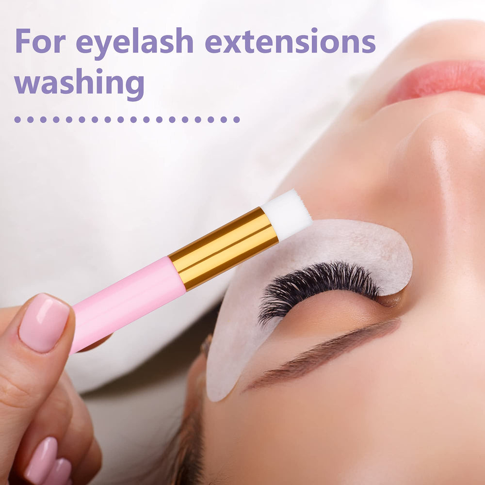Buytta anti-slip handle provides comfortable grip during cleansing.
