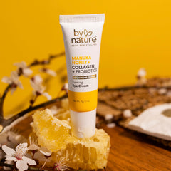 By Nature crema contorno ojos con probióticos, ayuda a equilibrar la piel periorbital.