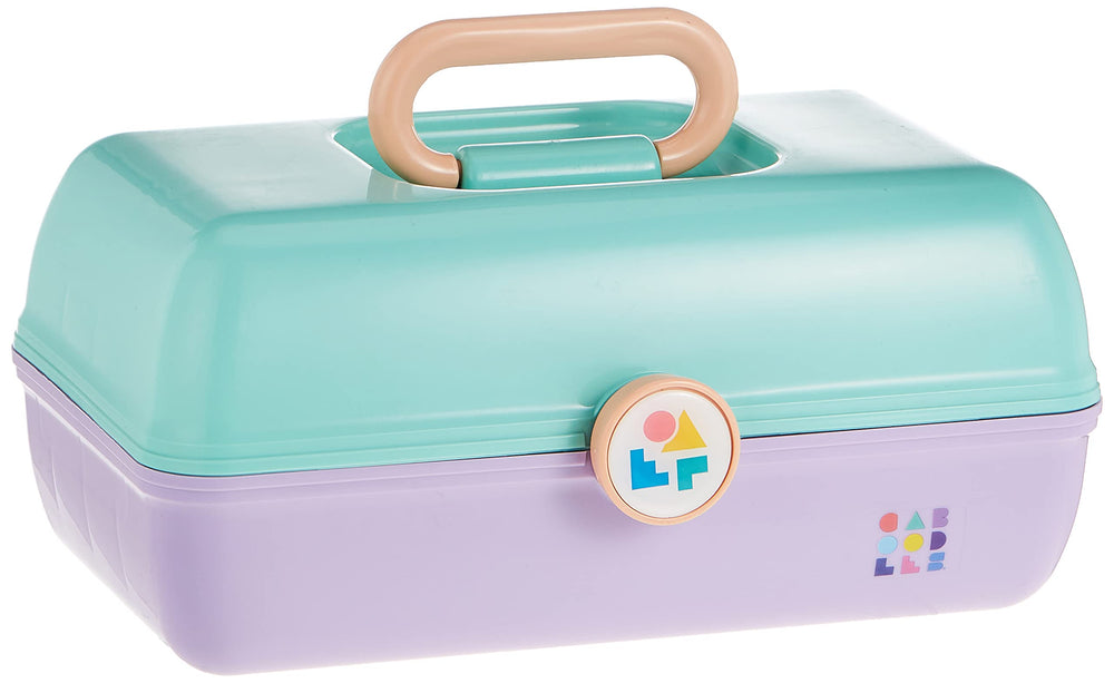 Retro-inspired flip lid design adds nostalgic Caboodles charm.