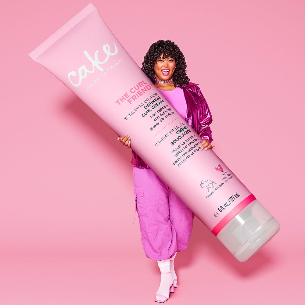 Cake Beauty Curl Friend aceite de soja para humedad duradera en rizos.