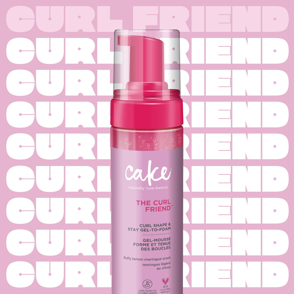 Cake Beauty Gel-to-Foam Curl Styler con dispensador para aplicar dosis precisas.