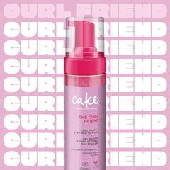 Cake Beauty Gel-to-Foam Curl Styler con dispensador para aplicar dosis precisas.