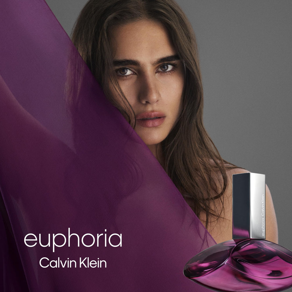 Calvin Klein Euphoria mahogany wood note supports a lasting, refined trail.