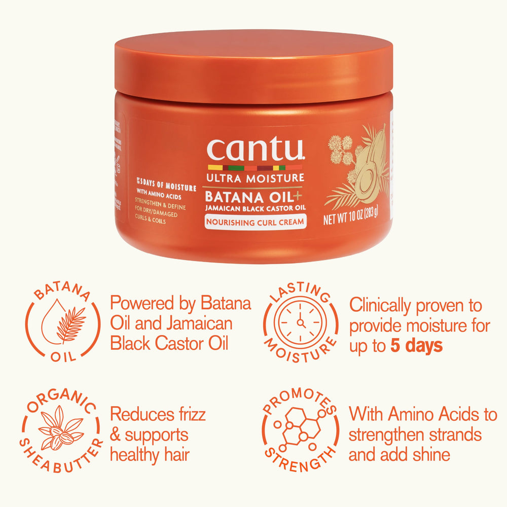 Aplicación de Cantu en cabello mojado para rizos definidos
