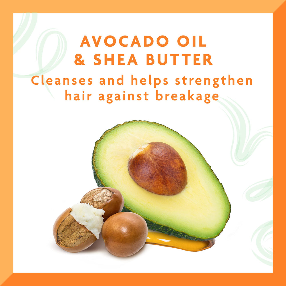 Cantu Avocado Hydrating Shampoo: textura cremosa que facilita el masaje capilar