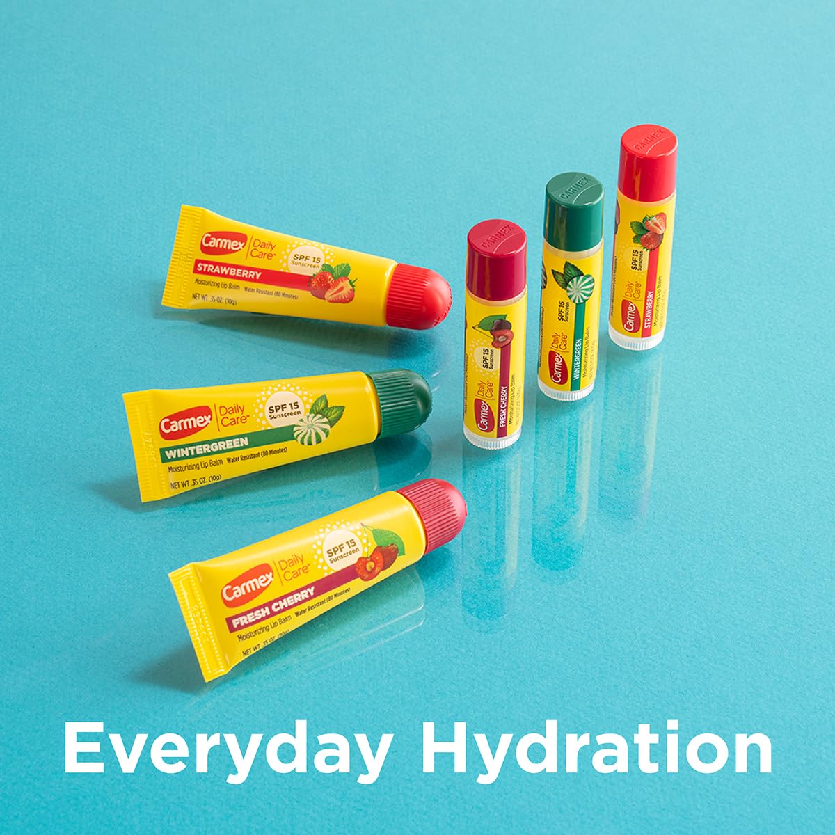Carmex Daily Care Strawberry en tubo para uso diario.