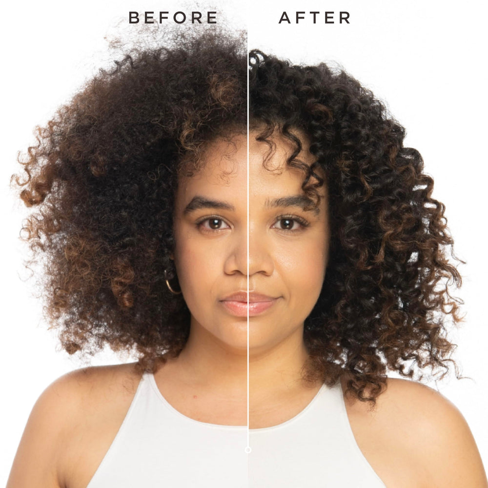 Aplicación de la crema en cabello húmedo con hidratación visible
