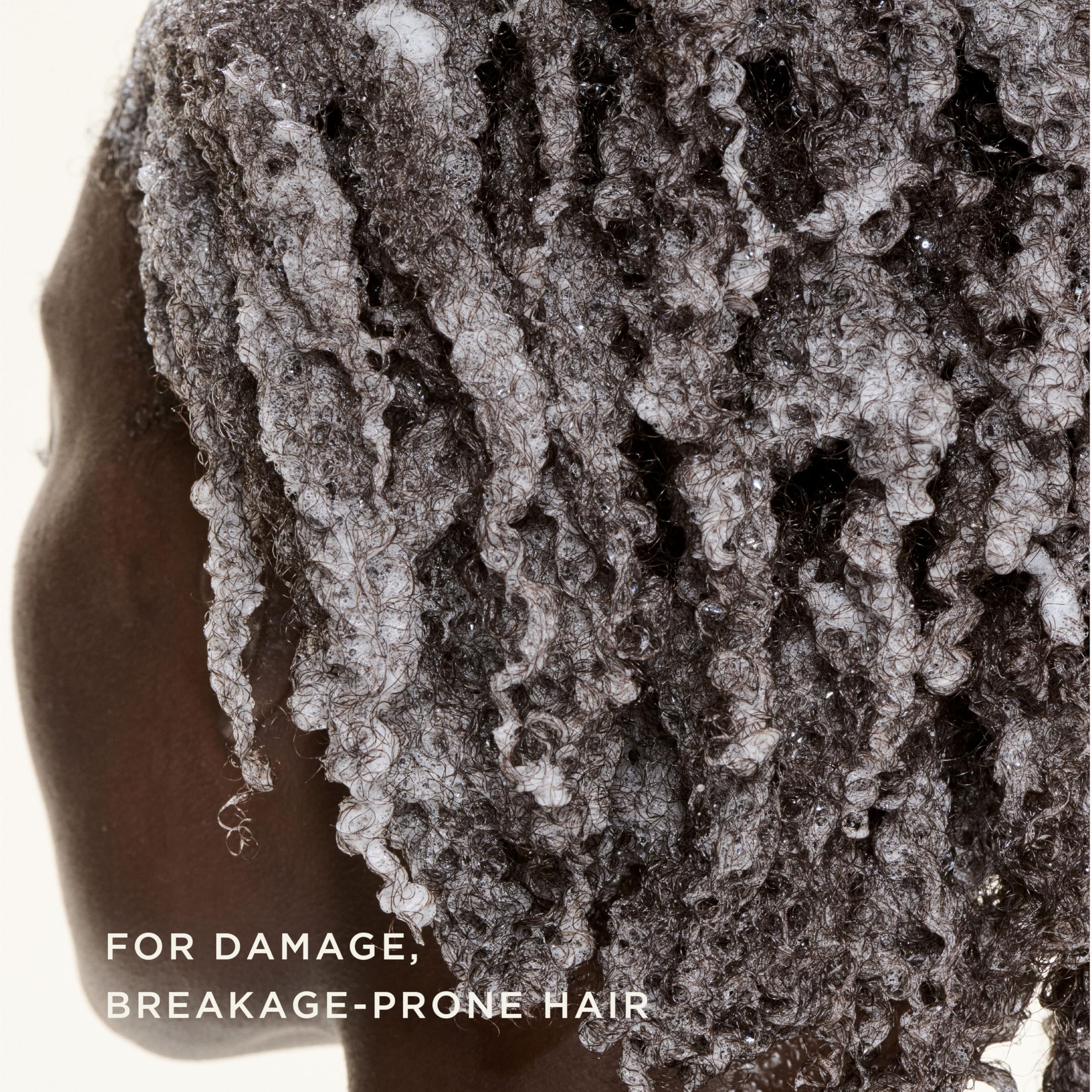 Goddess Strength de Carol's Daughter, etiqueta destaca jengibre para aroma revitalizante.