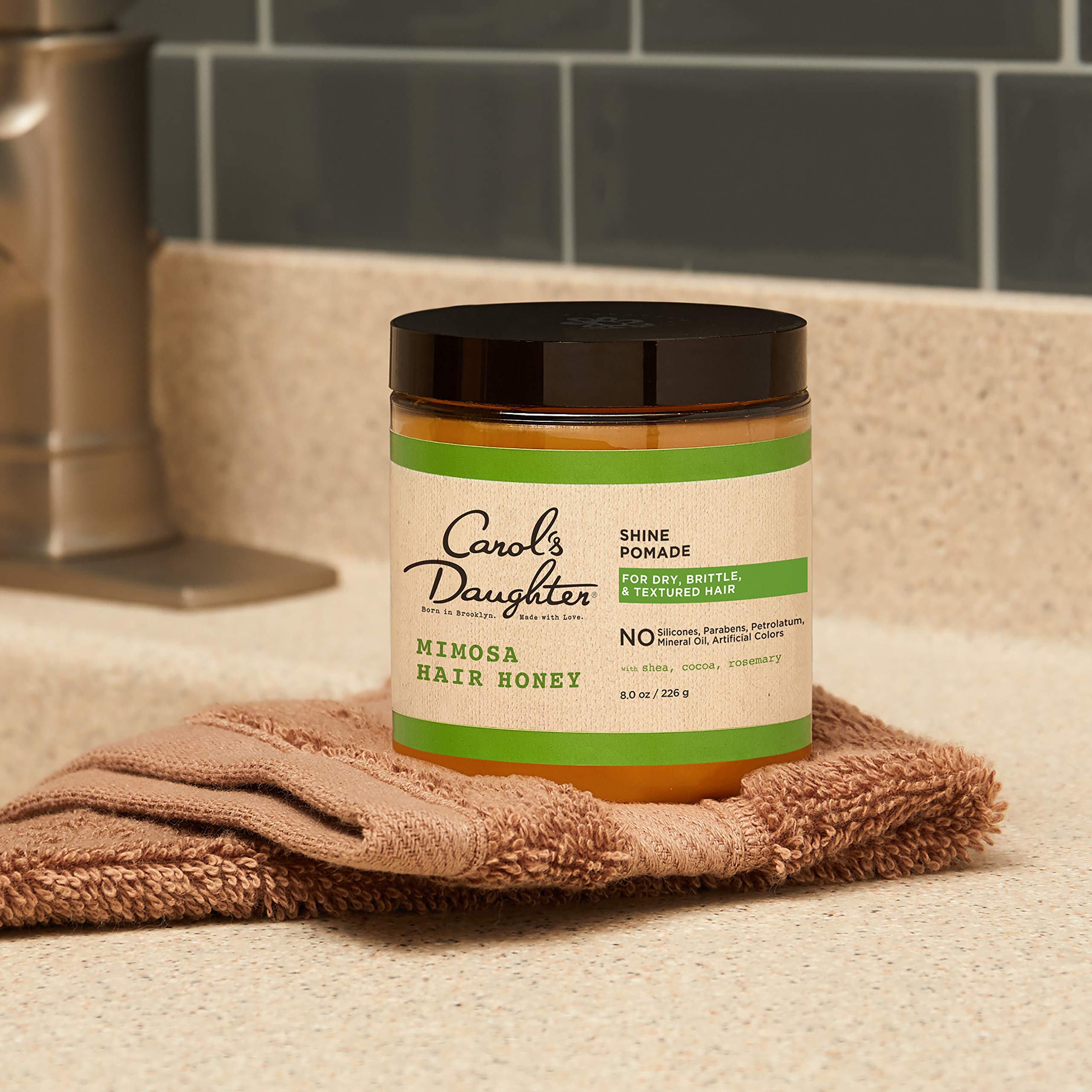 Aroma cítrico agradable durante la aplicación de la pomada Mimosa Hair Honey Shine