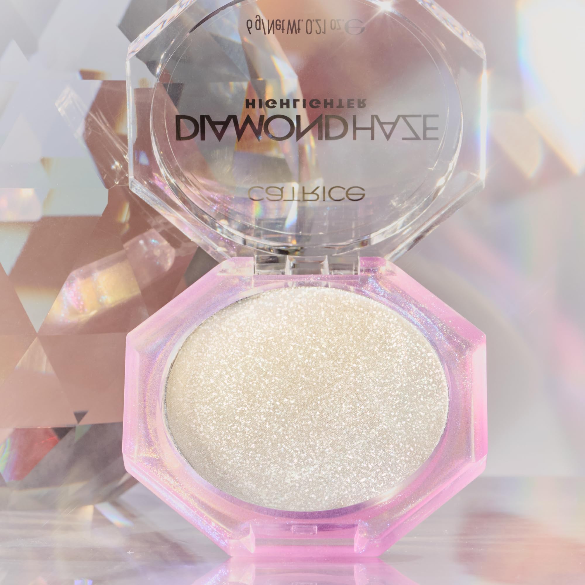 Uso diario con Diamond Haze Highlighter para resplandor sutil.