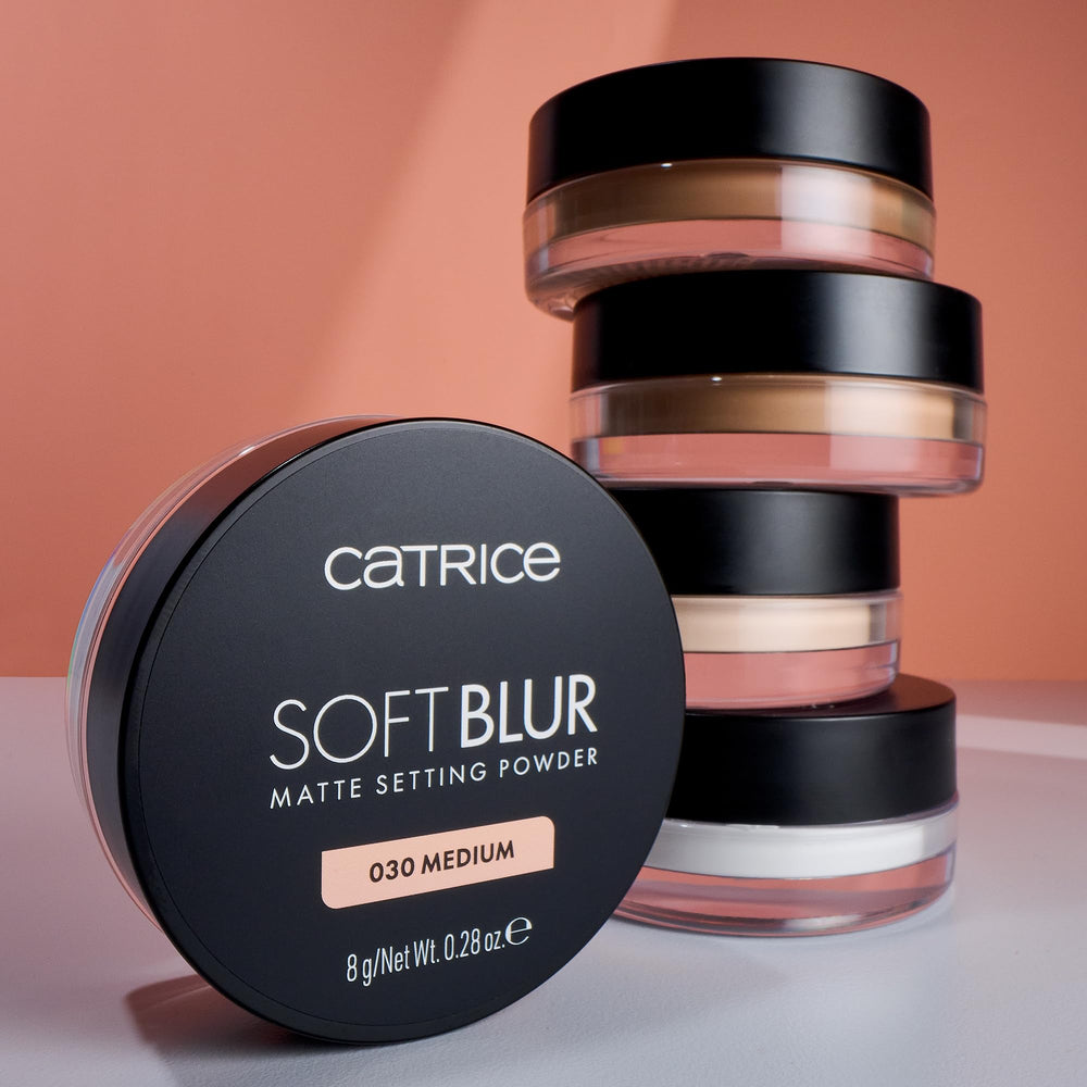 Catrice Soft Blur powder minimizes flashback in photography for clearer images.