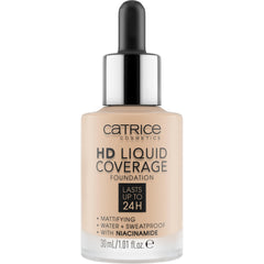 Catrice HD Cobertura Líquida, textura ultra ligera para un acabado natural.