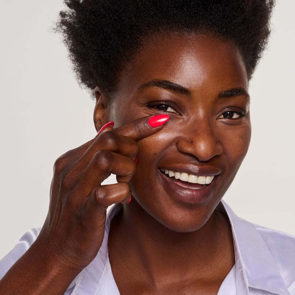 Catrice Under Eye Brightener brush application allows precise, seamless correction