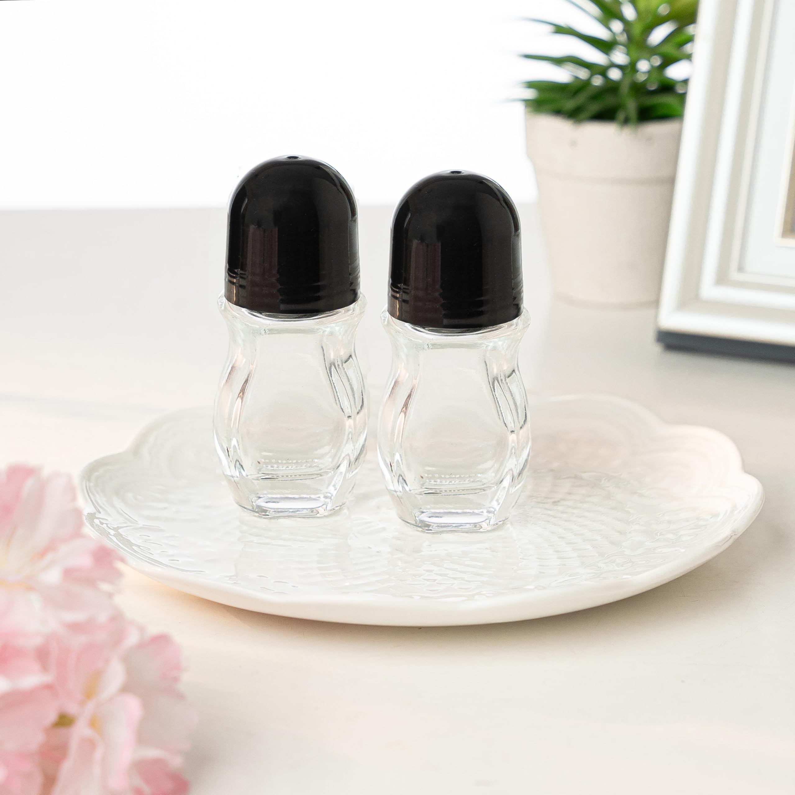 Cchenxxi empty roll-on bottle shows leak-proof roller for controlled application.