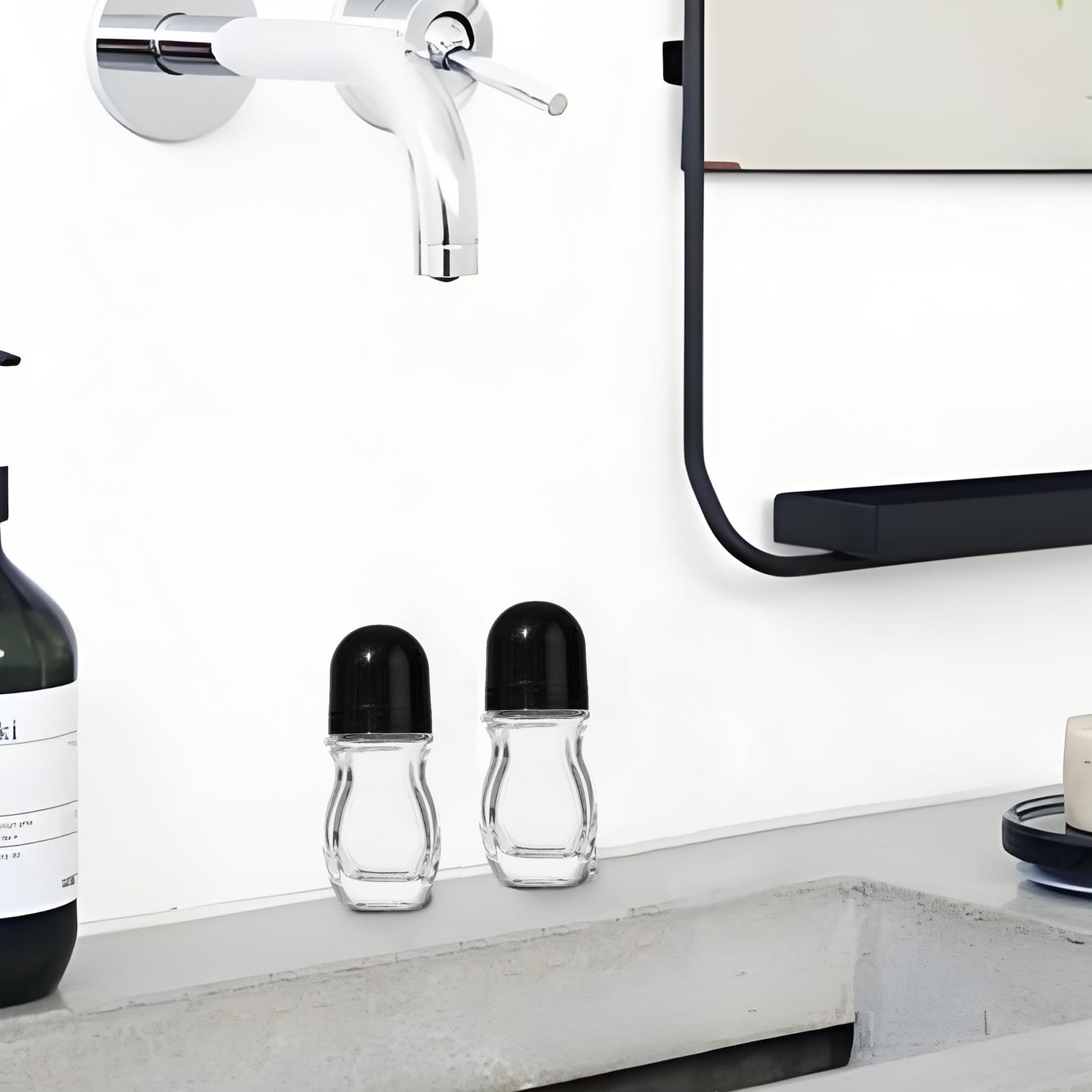 Cchenxxi perfume and skincare roll-on bottle supports simple scent layering.