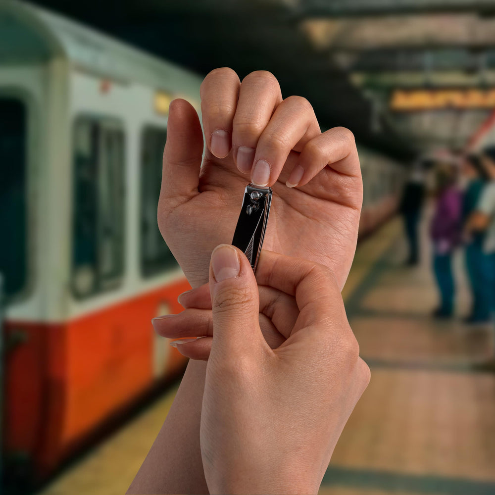 CERTIGEN fingernail clippers deliver clean, smooth fingernail cuts.