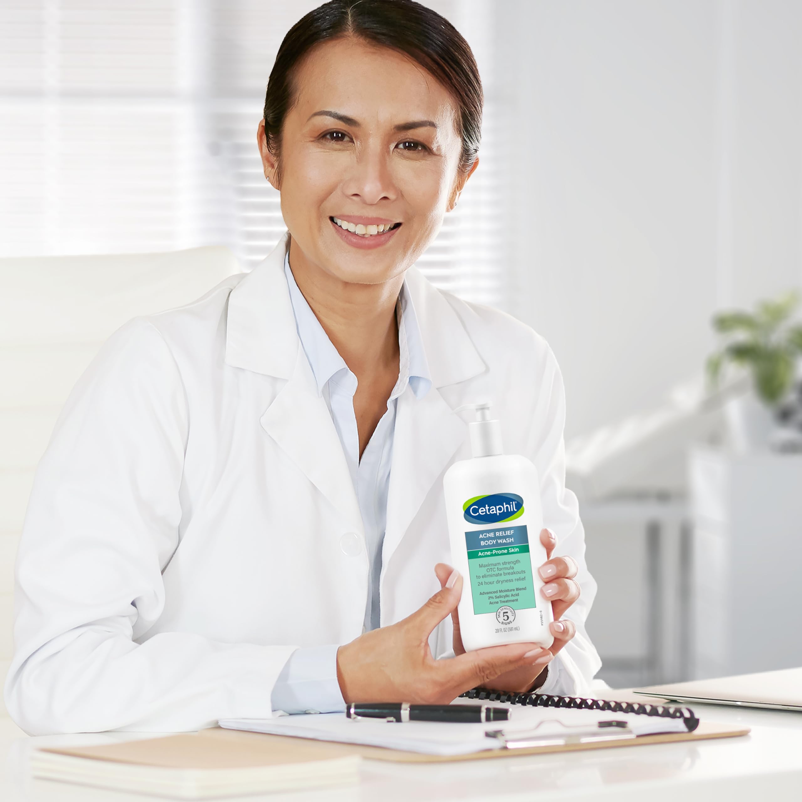 Cetaphil cuidado diario para piel sensible, alivio suave de sequedad.
