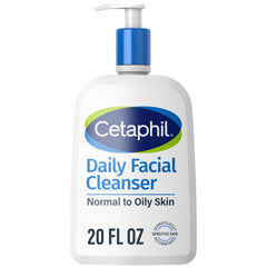 Cetaphil Daily Facial Cleanser en botella con espuma suave para limpieza diaria.