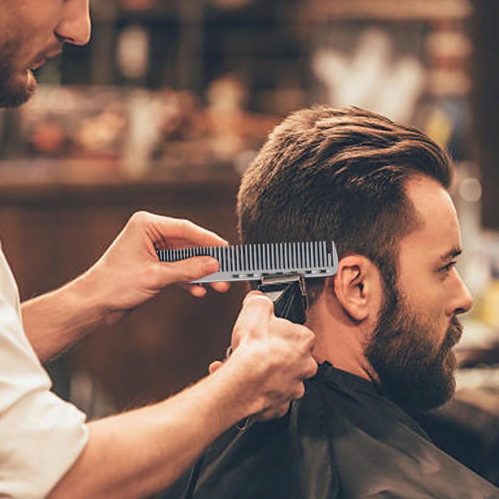 CGBARBER handle comb improves grip for braiding and coloring.